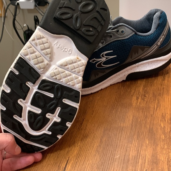 Gravity Defyer - Picture 2 of 4